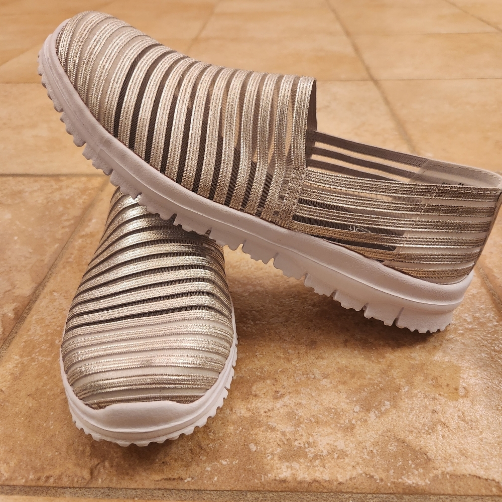 🪄 Silver Striped Mesh Camero Shoes by SUPERSOFT by Diana Ferrari (Australian)